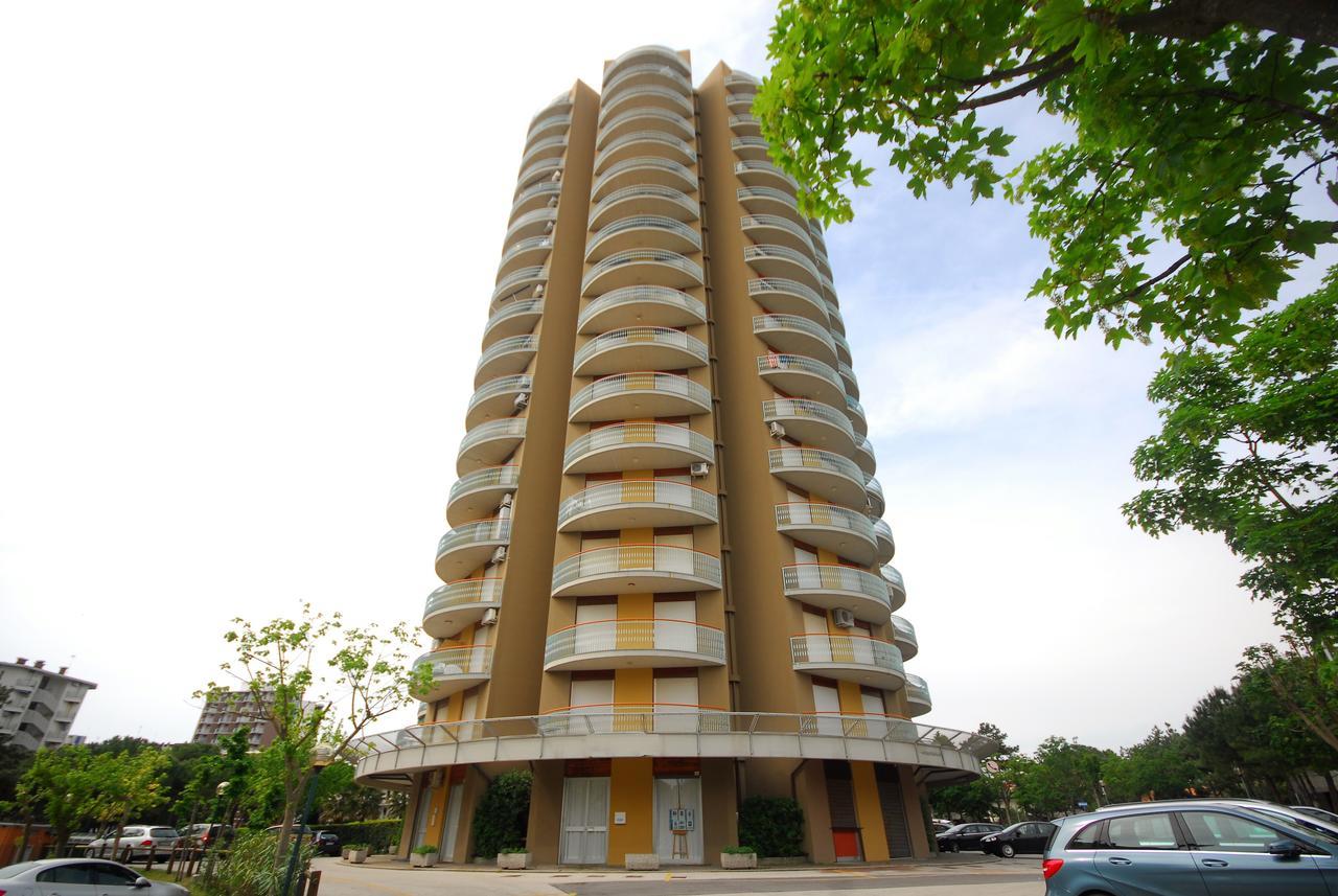 Appartamenti Puerto Do Sol Lignano Sabbiadoro Exterior foto