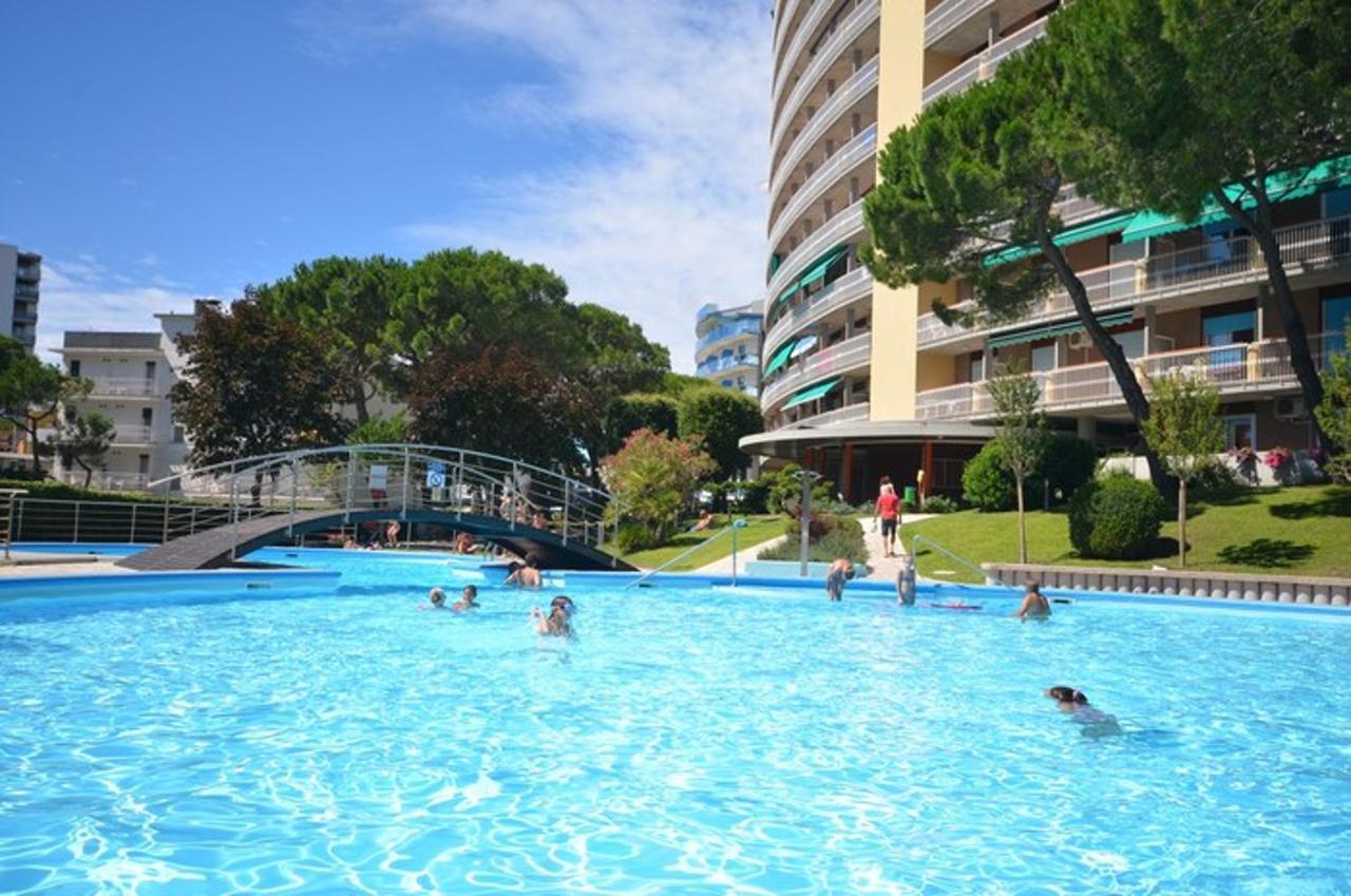 Appartamenti Puerto Do Sol Lignano Sabbiadoro Exterior foto